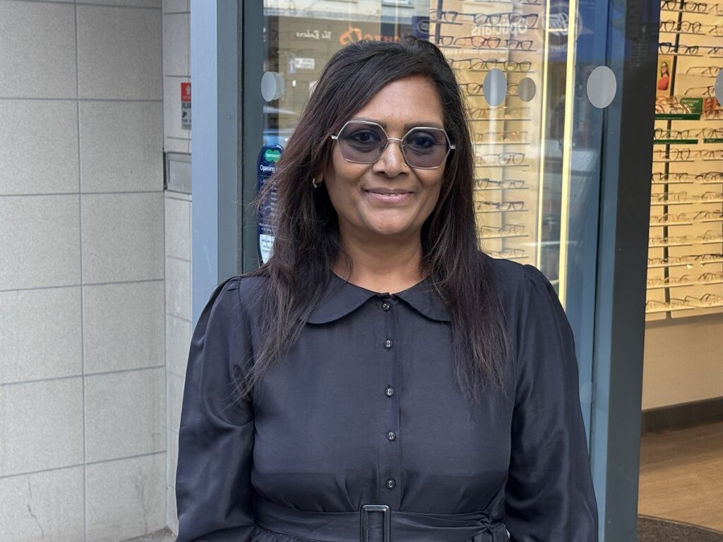 High Barnet store director Pragna Raghwani raises over £1,000 by sponsored walk for Sightsavers charity for cataract operations in Asia and Africa.