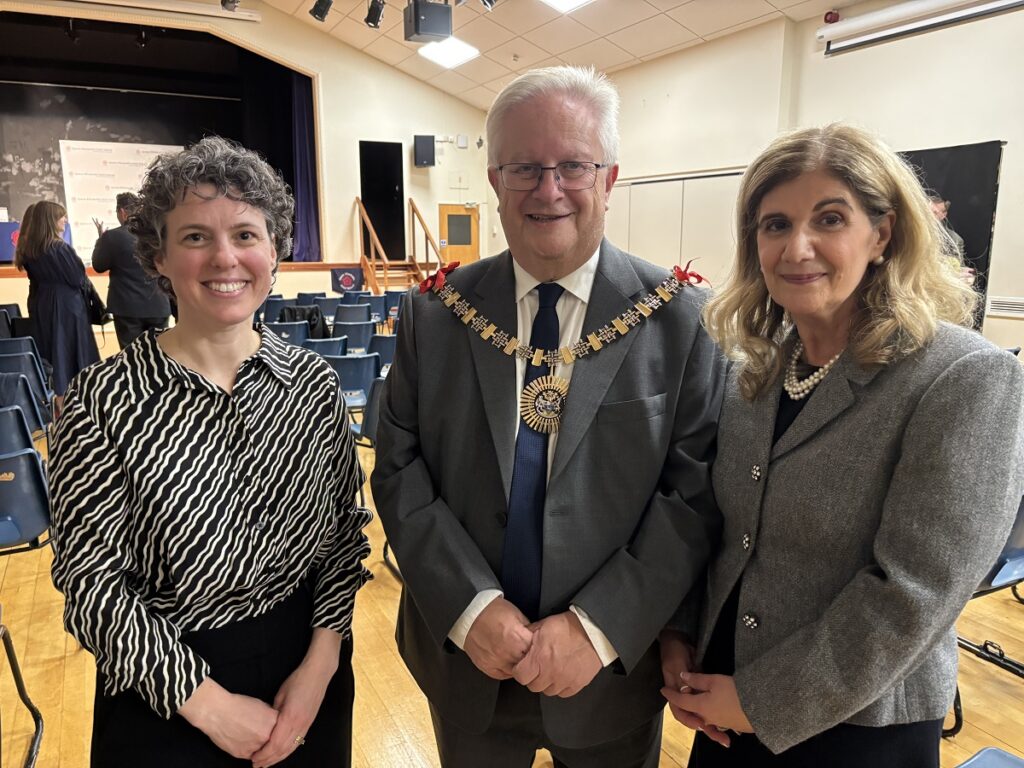 Former QE Girls' School pupil, now leading pioneer in renewable energy,, presented awards at annual celebration of excellence.