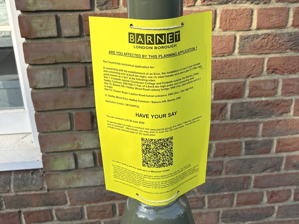 Residents and conservationists alarmed by application for an eruv installaton close to historic gate at Monken Hadley
