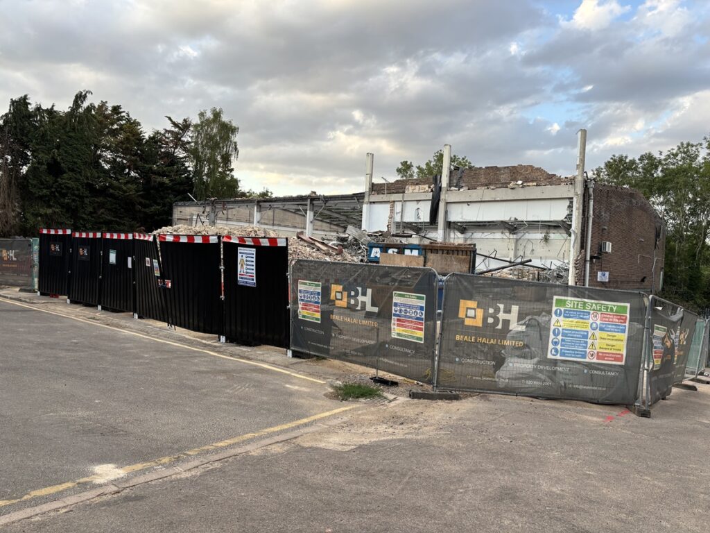 Planning approval granted for new retail premises and housing at High Street corner with Moxon Street as demolition is underway on two other nearby housing developments