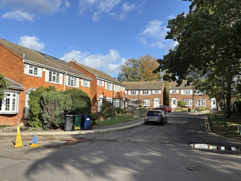 Residents in High Barnet neighbourhood concerned about plans for large new sports hall at Queen Elizabeth’s School Residents in High Barnet neighbourhood concerned about plans for large new sports hall at Queen Elizabeth’s School